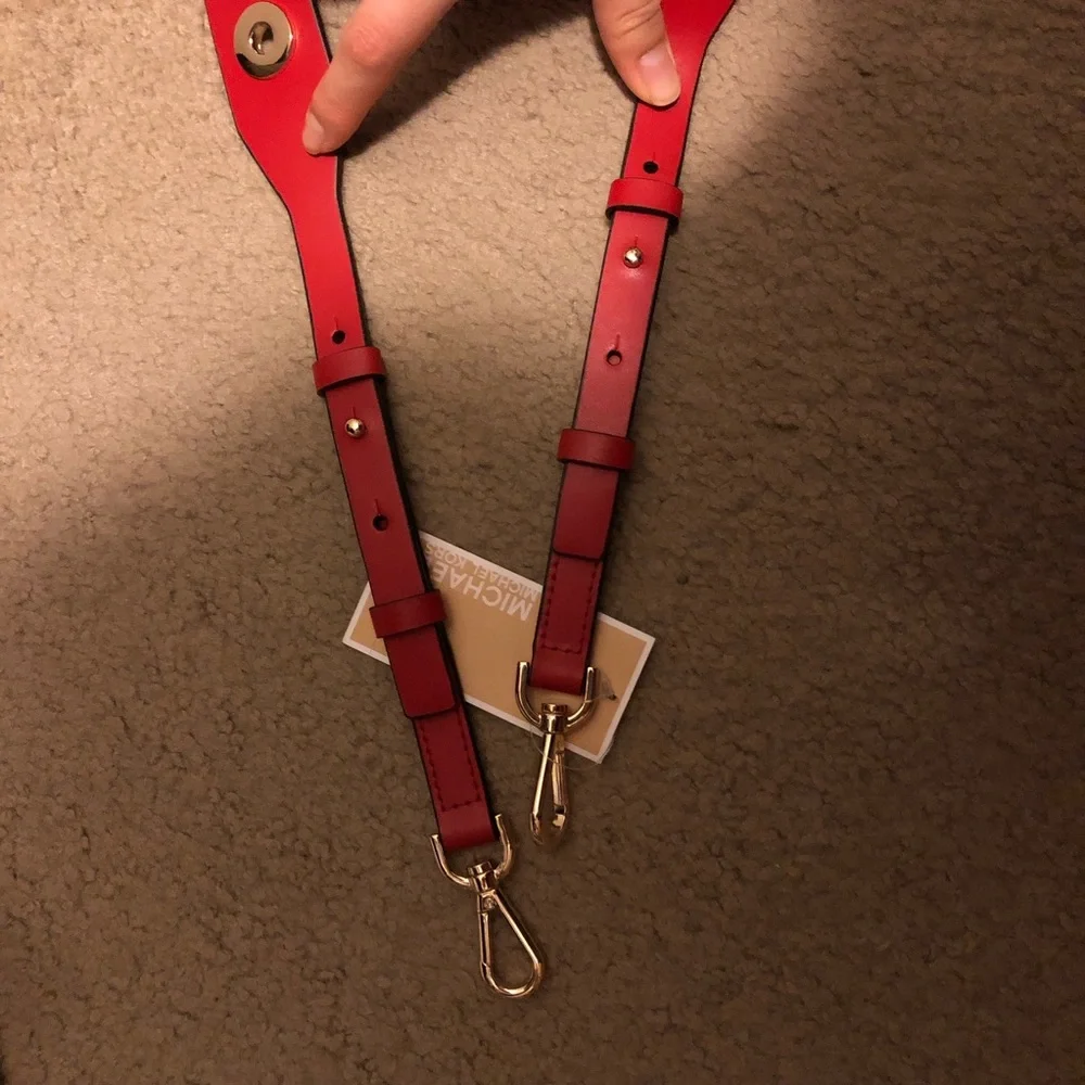 Michael kors strap (only navy color available) - Picture 4 of 5